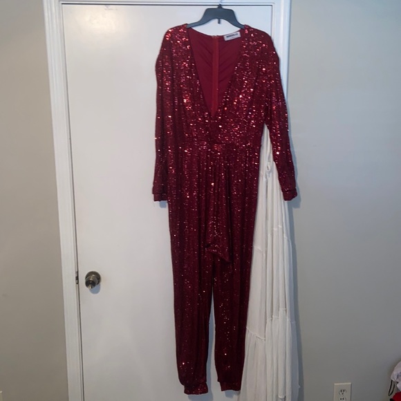 Sz 1x Deep Red Sequin Jumpsuit - Picture 2 of 4